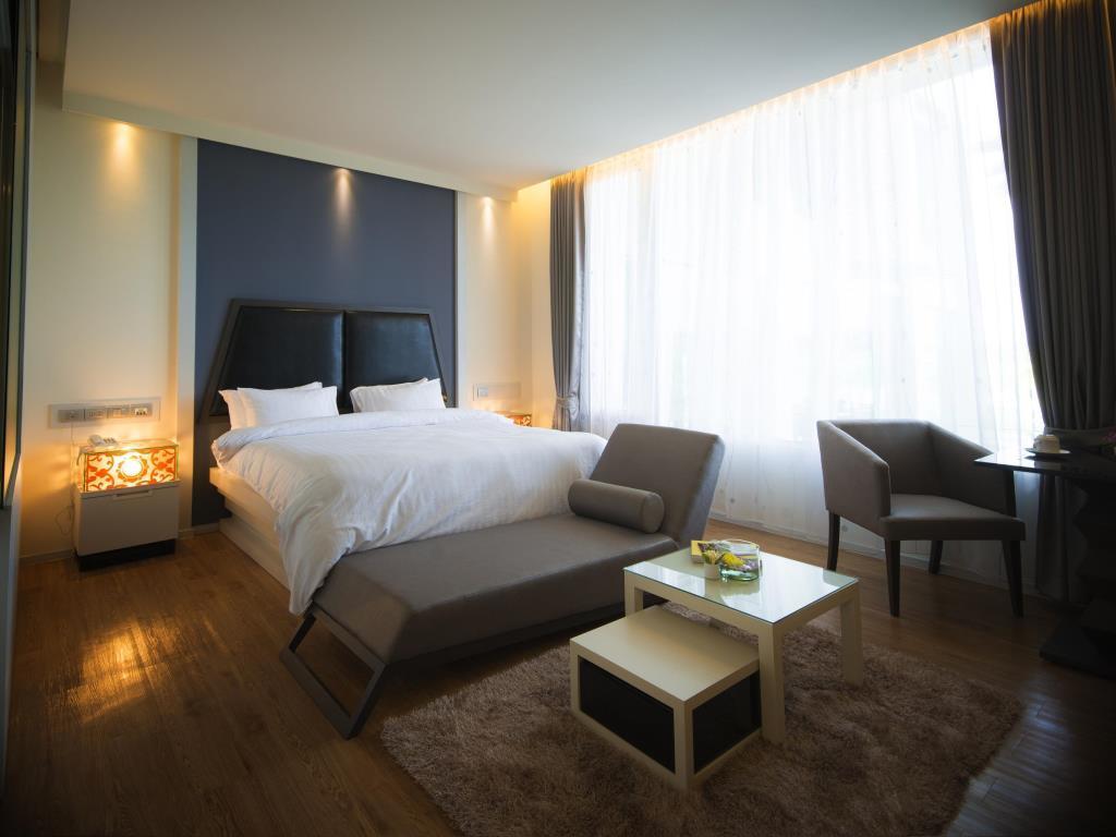 The Beverly Hills Hotel Nakhonratchasima Esterno foto