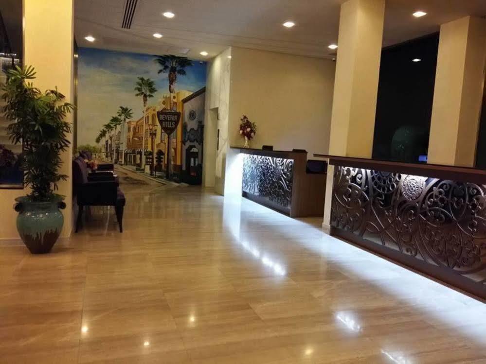 The Beverly Hills Hotel Nakhonratchasima Esterno foto
