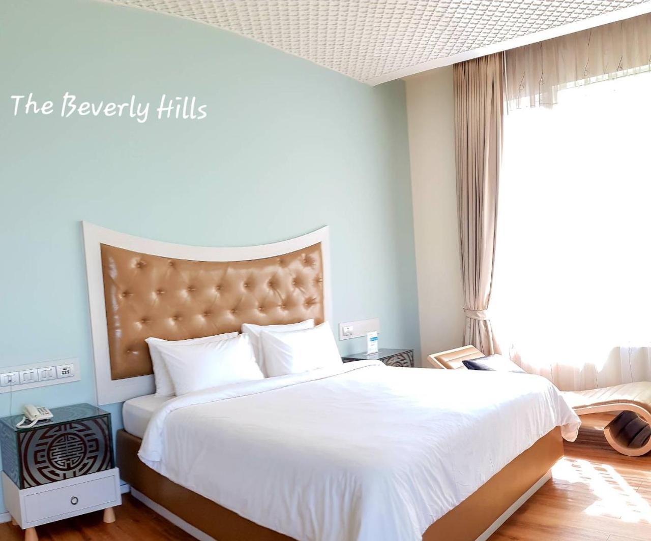 The Beverly Hills Hotel Nakhonratchasima Esterno foto